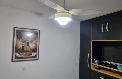 Apartamento Frente para o Mar - Varandão com Blindex - Vista para o Mar - 1 Suite e mais 2 Quartos-Ar Condicionado - 2 Vagas - BEIRA MAR - 70 metros da Praia ,TVS SMART GERAL -WI-FI -DISNEY PLUS- PORT 24 HORAS-KIT PRAIA-ROUPA DE CAMA 2 XCASAIS - Foto 41