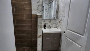 Stylish 1BR Near Heart of Town - Foto 4