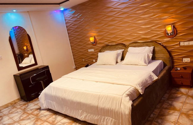 Emerald Villa Cafe & Restaurant - Foto 2