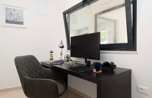 Designer Villa Simone - Modern & Heritage Style with Office - Foto 60