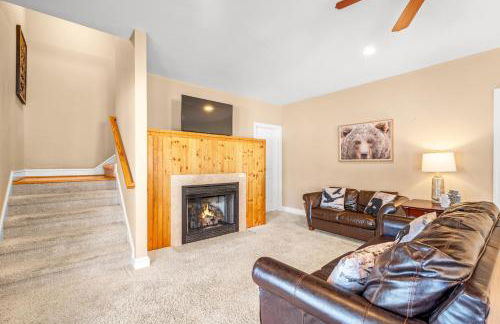 Spacious Family Retreat-Hot tub & Game Room - Foto 26