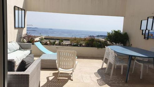 VUE EPOUSTOUFLANTE SUR BANDOL & LA MER 2 pièces, piscine tout confort 4 étoiles, très calme, terrasse spacieuse sans vis à vis, parking privé résidence standing - Foto 4