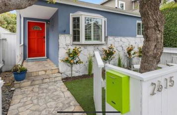 Chic Venice Beach Bungalow Steps from the Canals & Beach - Foto 1