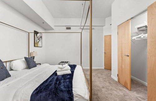 Modern Downtown Apartment 2BR 2BA by CozySuites - Foto 9