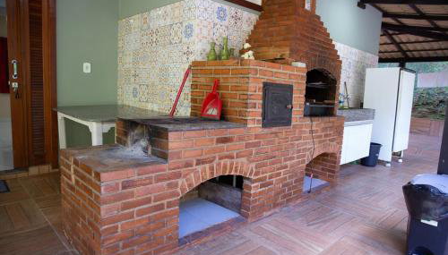 Chalé com Deck e Churrasqueira nas Montanhas - Foto 2