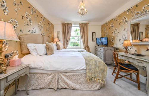 The Town House at Muntham- Luxury Holiday Home with Hot Tub - Photo 51