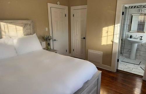 Spacious 5BR Midtown - Near Zoo and Liberty Bowl - Photo 33