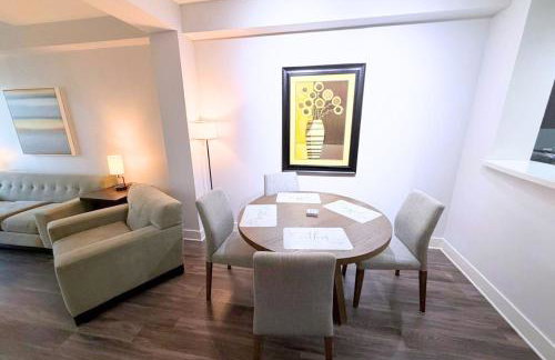 Stylish 2 Bed 2.5 Bath Condo Near Beverly Hills. - Photo 15