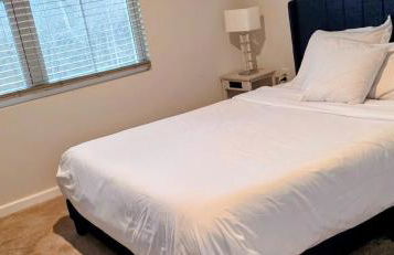 Furnished 3BR Townhome Near Duke & RTP - Foto 12