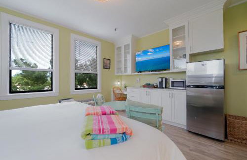 Palm Beach Island Condominiums - Photo 11