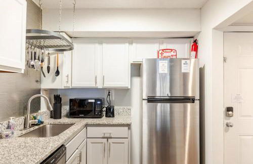 Quiet 2 BR APT - Near Hospitals - Free WiFi - Foto 24