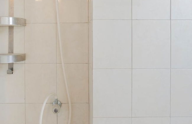 Tranquil 2BR Apartment at Bintaro Park View - Foto 8