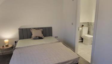 Contemporary 3-Bedroom Home Quiet Rotherham Location with Parking - Foto 1