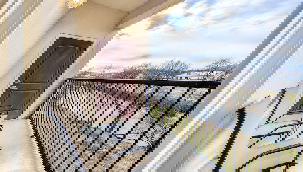 Naughty & Nice - Foto 1, Imagen principal