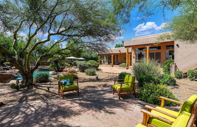 Restorative Oasis Ranch w Pool Spa - Photo 35