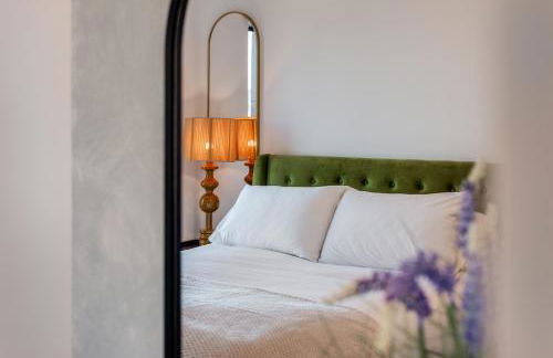 Luxury City Escape - Brand New Stylish 2 Bedroom Apartment with Parking - Foto 29