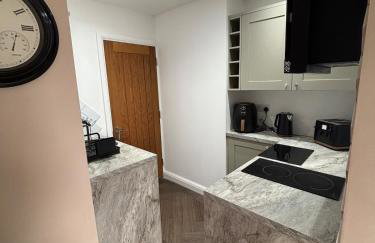 1 double bed studio with private access and parking - Photo 15