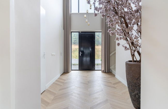 Beautiful Water Villa Near Harderwijk - Photo 2