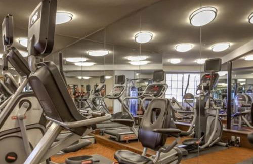 Designer Penthouse 2 Bedroom with Balcony Beverly Hills Adjacent - Foto 109