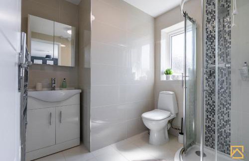 Cosy 5 bedroom house - Central By Valore Property Services - Photo 14