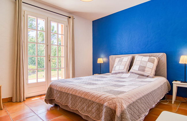 4 bedroom House in Bagnols-en-Forêt with private pool and garden - Photo 22