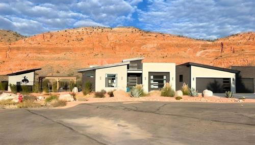 Modern Red Cliff Home with Private Pool - Foto 2