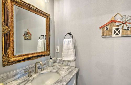 Hot Tub and Fire Pit! Cozy Granbury Escape Near Lake - Foto 44