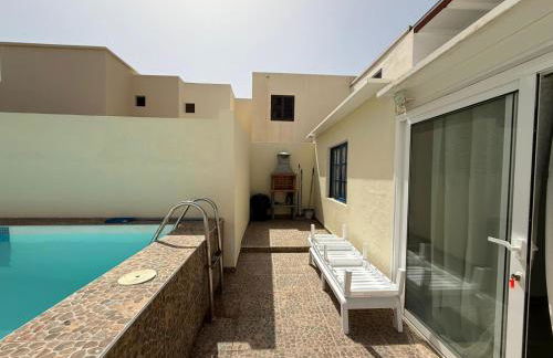 Villa LiLo Private House with Heated Pool - Foto 23