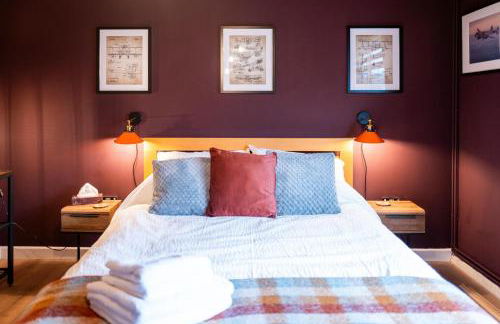 Clifftop Coastal Retreat - Accessible Pet Friendly Sea View - Sleeps 8 - Perfect for Contractors and Long Stays - Foto 5