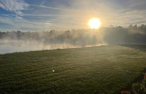 Spacious Waterfront - Sleeps 20! - Foto 2