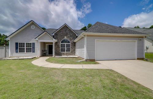 Shop, Fish and Explore Suburban Home in Loganville! - Foto 3