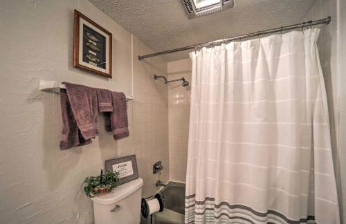 Hike, Fish and Ski Beech Mtn Condo with Balcony - Foto 14