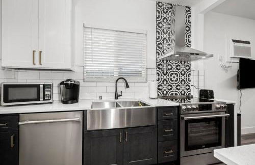 Updated Family Friendly Hillyard Gem NEW HOT TUB! - Foto 36