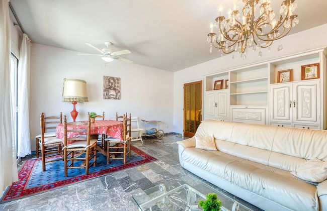 Apartment Near Plataj De Roses Beach - Photo 15