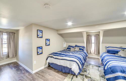 All-Season Seney Home with Private Yard and Fire Pit! - Foto 16