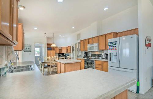 13 Mi to Lake Powell Mtn-View Home with Deck and BBQ - Foto 7