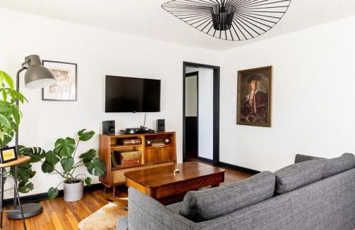 Mid-Century Modern Home Near Downtown with Free Parking - Foto 6