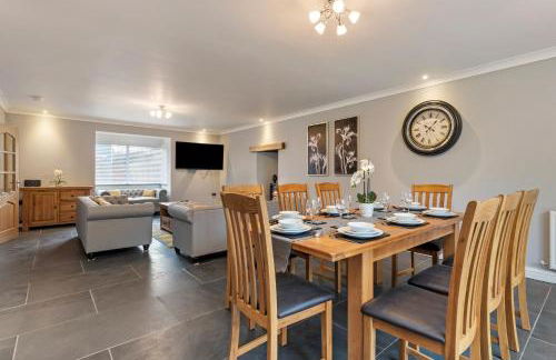 Maynor - Large Luxury House, Log Burner, Central Location - Photo 7