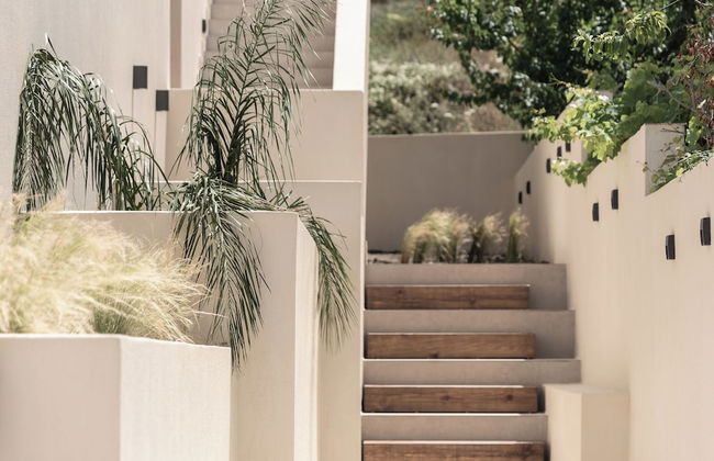 Seven Rocks Suites - Photo 46