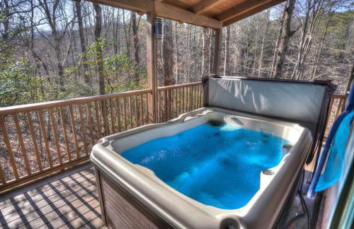 Luxury Cabin Sleeps 8 with creekside fire pit near Helen GA - Foto 2