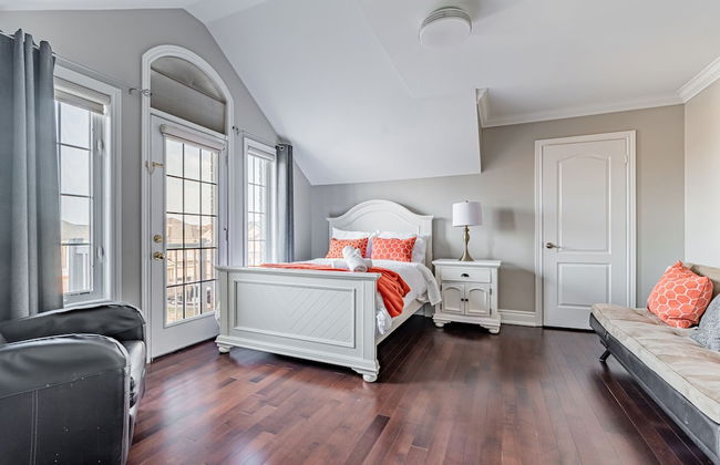 Luxury Villa - Mississauga Square One - Photo 2