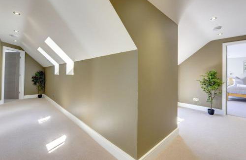 The Gate House - Photo 46