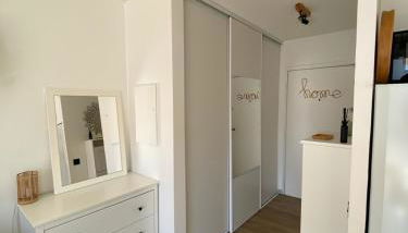 Studio cosy proche de la mer - Foto 3, wardrobe