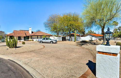 Pool and Putting Green Group Getaway in Glendale! - Foto 45