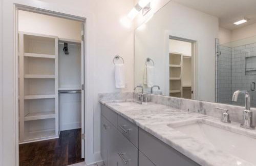 6 Bedroom Quiet Townhome! 6min to Airport & 15min to Downtown! - Foto 30