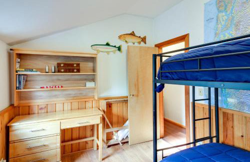 Forested Coffman Cove Cabin with Wood-Burning Stove! - Foto 22