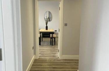 Square Flat - Modern - En-Suites - 6 Guests - Foto 22