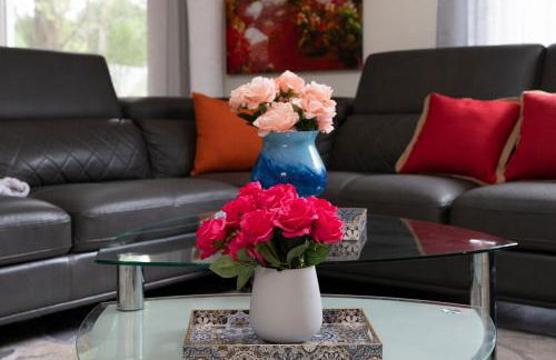 Chic 4BR Home Hot Tub Game Room - Foto 30