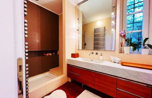 Exclusive Villa with Private Swimming Pool - Photo 14