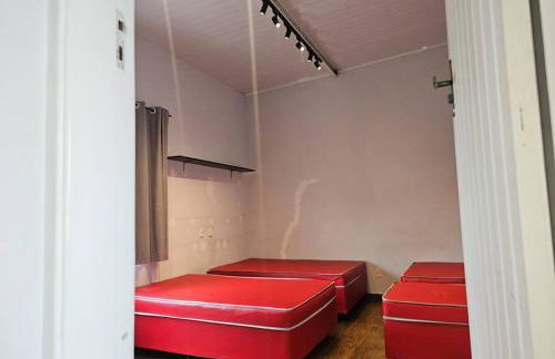 Belíssima Casa a Beira Mar com Piscina Aquecida Cobrado a Parte, 5 Quartos com Ar Condicionado, Amplo Salão de Jogos com Mesas de Bilhar e Pebolim, Amplo Espaço Externo com Churrasqueira em Deck Gourmet Coberto frente a Piscina,Tudo isso á Beira Mar - Photo 34